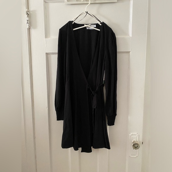 Black wrap dress - Picture 1 of 2